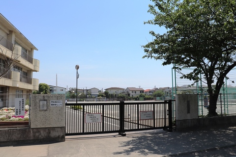 藤沢市立鵠洋小学校(徒歩11分)