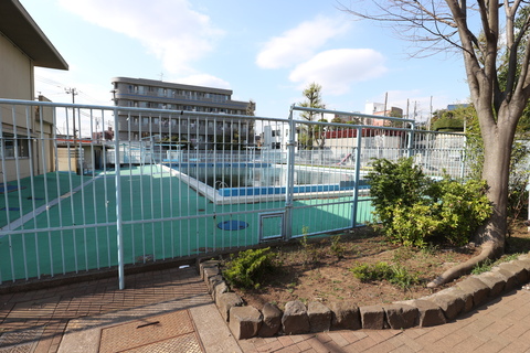 六角橋公園(徒歩3分)