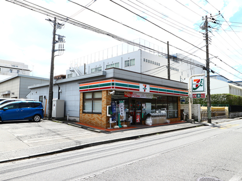 セブンイレブン 横浜新吉田町貝塚店(徒歩7分)