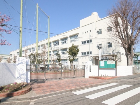 横浜市立鶴ケ峯中学校(徒歩4分)