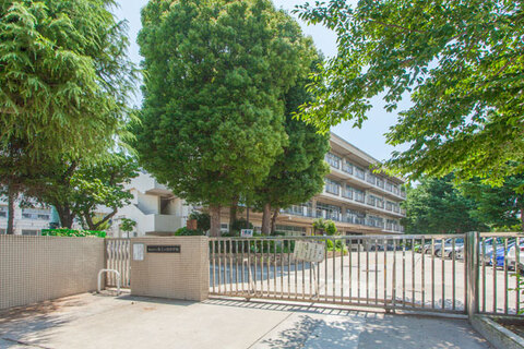 横浜市立保土ケ谷中学校(徒歩11分)
