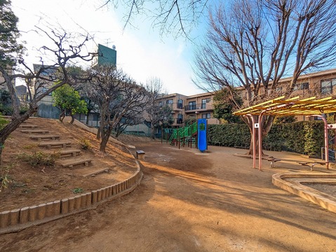 稲荷坂児童公園(徒歩3分)