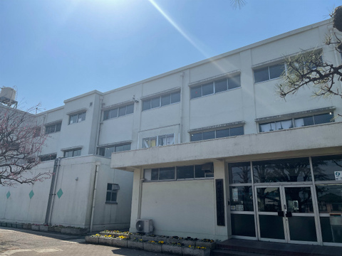 横浜市立上末吉小学校(徒歩12分)