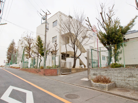 横浜市立日吉台西中学校(徒歩13分)