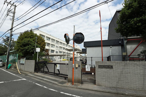 横浜市立大曽根小学校(徒歩3分)