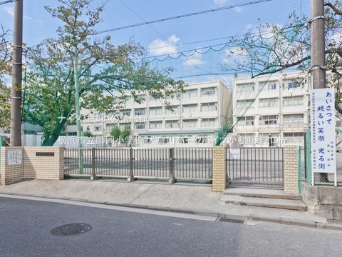 横浜市立師岡小学校(徒歩9分)