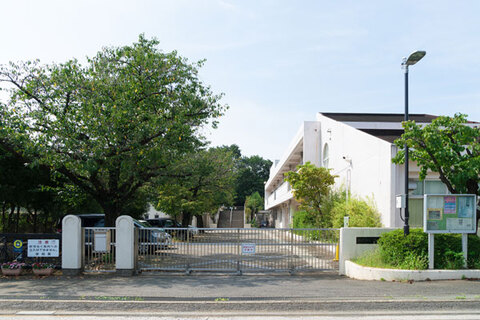 横浜市立高田中学校(徒歩8分)