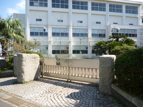 横浜市立高田東小学校(徒歩11分)