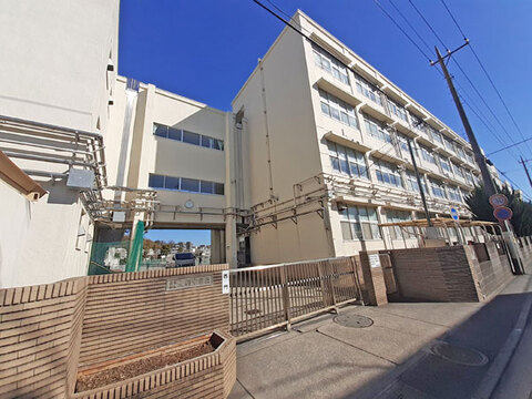 横浜市立大綱中学校(徒歩20分)