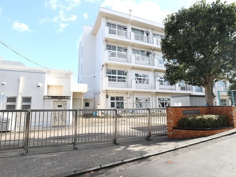 横浜市立新羽小学校(徒歩9分)