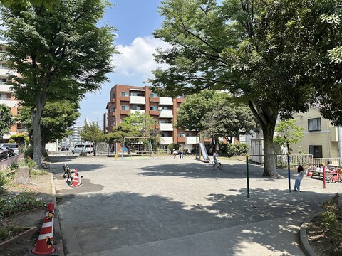 大豆戸塚田公園(徒歩4分)