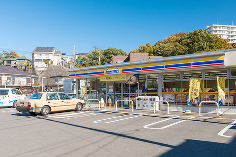 ミニストップ 港北日吉本町店(徒歩9分)