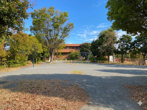 箕輪諏訪下公園(徒歩12分)