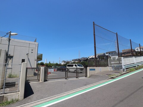 横浜市立美しが丘西小学校(徒歩11分)