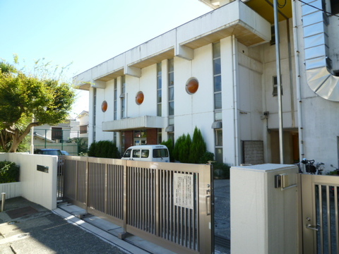 横浜市立岩崎小学校(徒歩13分)