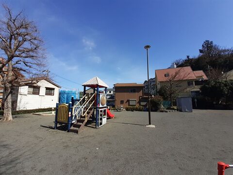 瀬戸ケ谷町第二公園(徒歩3分)
