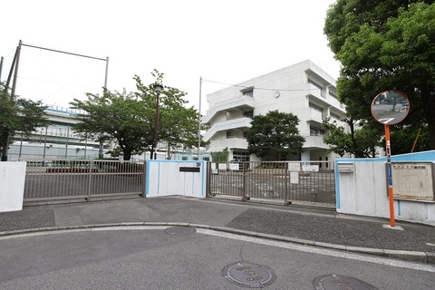 横浜市立根岸中学校(徒歩7分)