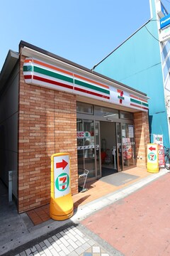 セブンイレブン 横浜弘明寺駅前店(徒歩4分)