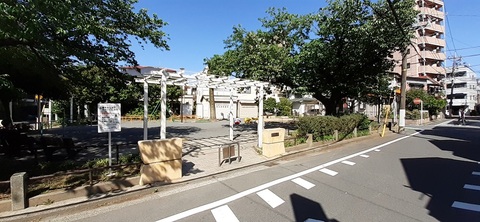 中島町公園(徒歩5分)