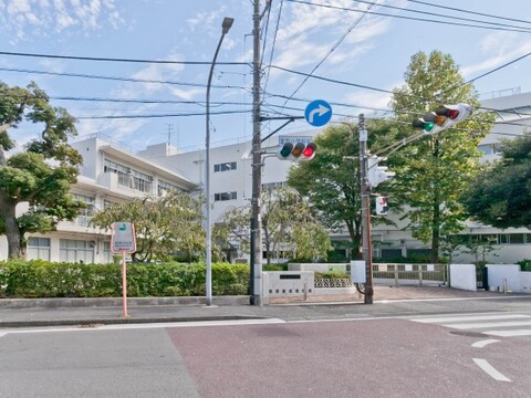 横浜市立北方小学校(徒歩17分)