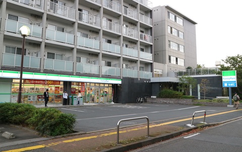 ファミリーマート 大岡二丁目店(徒歩4分)