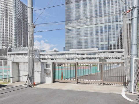 横浜市立みなとみらい本町小学校(徒歩9分)