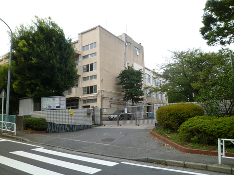 横浜市立六ツ川中学校(徒歩8分)