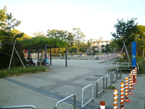 戸部公園(徒歩6分)