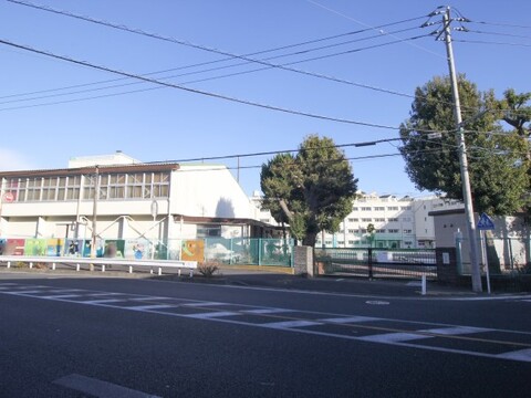 横浜市立南中学校(徒歩1分)