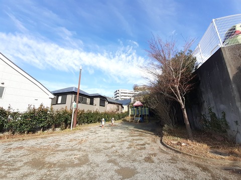 峰岡町一丁目公園(徒歩1分)