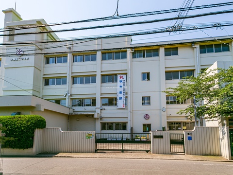 大田区立大森第二中学校(徒歩10分)