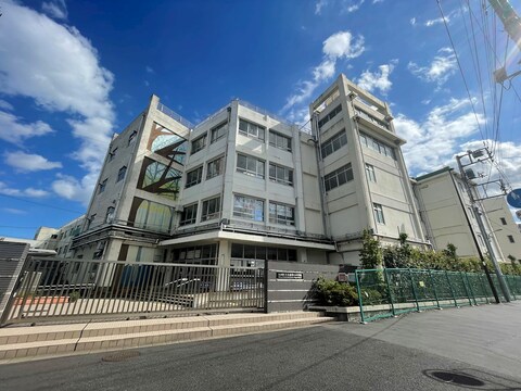 大田区立大森第八中学校(徒歩3分)