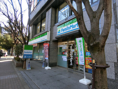 ファミリーマート 大森ベルポート前店(徒歩2分)