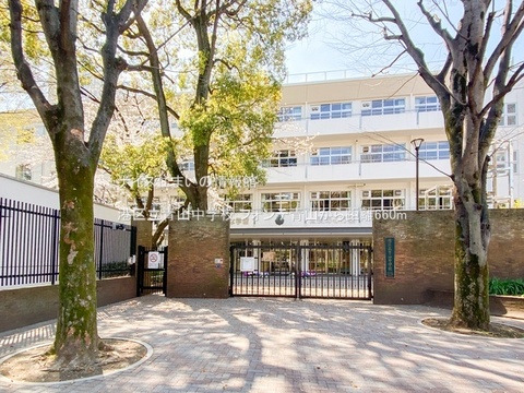 港区立青山中学校(徒歩9分)