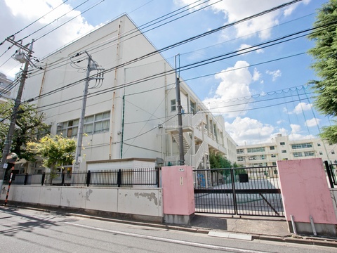 大田区立矢口中学校(徒歩2分)