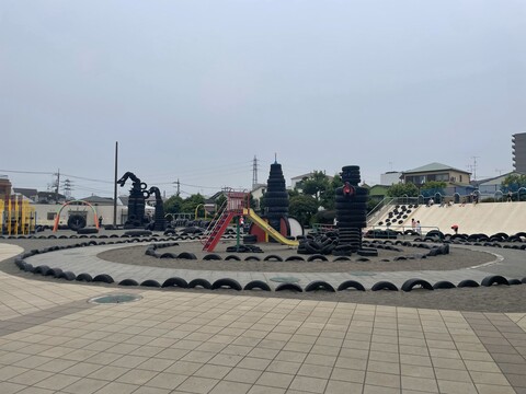 タイヤ公園(徒歩4分)