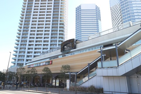 新川崎スクエア(徒歩17分)