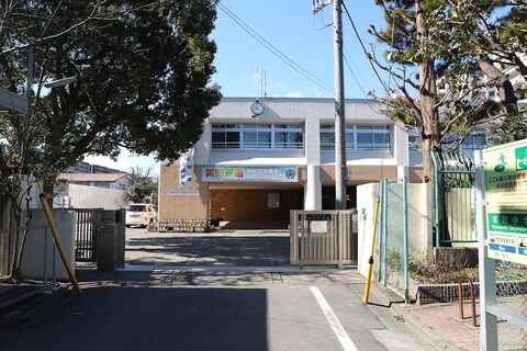 川崎市立京町中学校(徒歩4分)