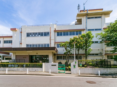 川崎市立臨港中学校(徒歩6分)
