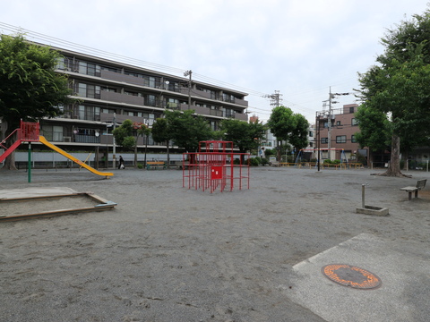 新作第三公園(徒歩5分)