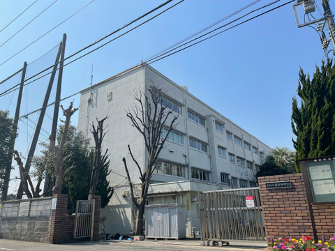横浜市立末吉中学校(徒歩12分)