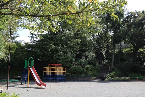 諏訪坂公園(徒歩3分)