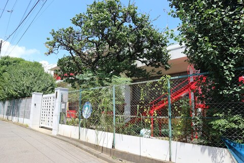 若葉幼稚園(徒歩1分)
