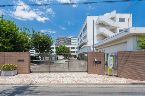 横浜市立下末吉小学校(徒歩1分)