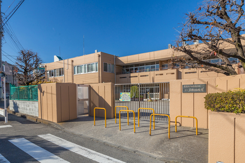 鶴見大学短期大学部附属三松幼稚園(徒歩9分)