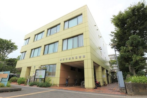 横浜市鶴見図書館(徒歩2分)