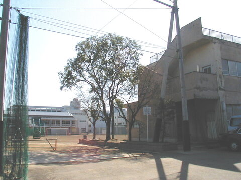 横浜市立生麦中学校(徒歩11分)