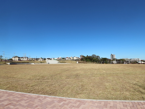 鶴見花月園公園(徒歩5分)
