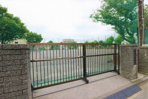 横浜市立平安小学校(徒歩8分)