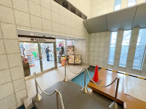 ファミリーマート ザトウキョウタワーズＳＥＡ／Ｓ店(徒歩1分)